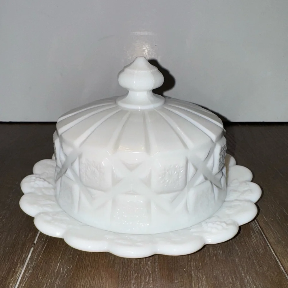 Vtg Westmoreland Milk Glass Old Quilt Cheese Dish With Cover 7" - Picture 1 of 9